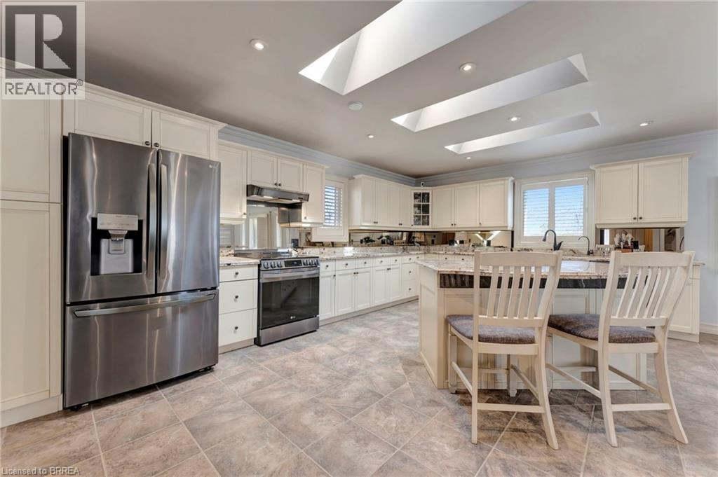 1 Bowen Lane, Brantford, ON - Indoor Photo Showing Kitchen With Upgraded Kitchen