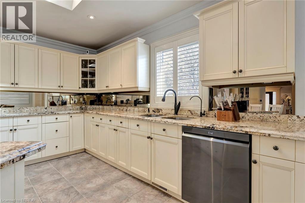 1 Bowen Lane, Brantford, ON - Indoor Photo Showing Kitchen