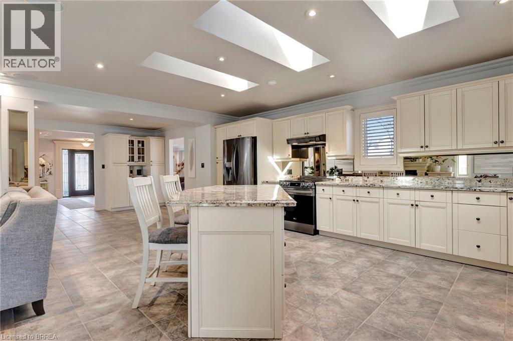 1 Bowen Lane, Brantford, ON - Indoor Photo Showing Kitchen With Upgraded Kitchen