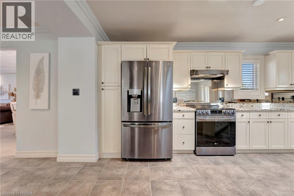 1 Bowen Lane, Brantford, ON - Indoor Photo Showing Kitchen