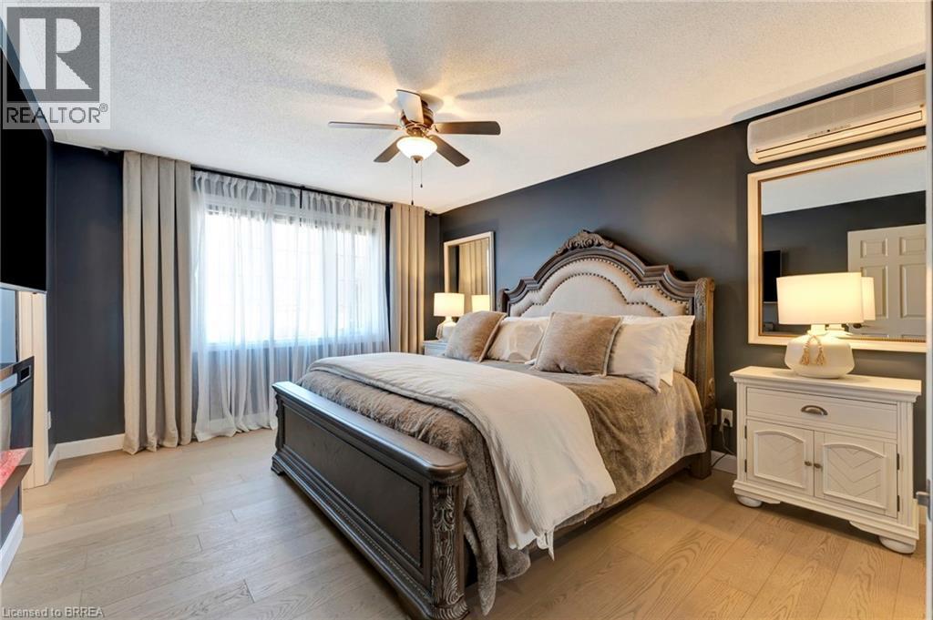 1 Bowen Lane, Brantford, ON - Indoor Photo Showing Bedroom