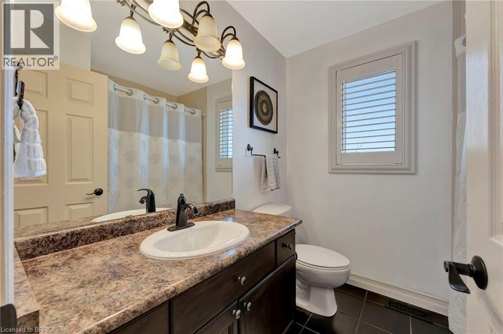 1 Bowen Lane, Brantford, ON - Indoor Photo Showing Bathroom