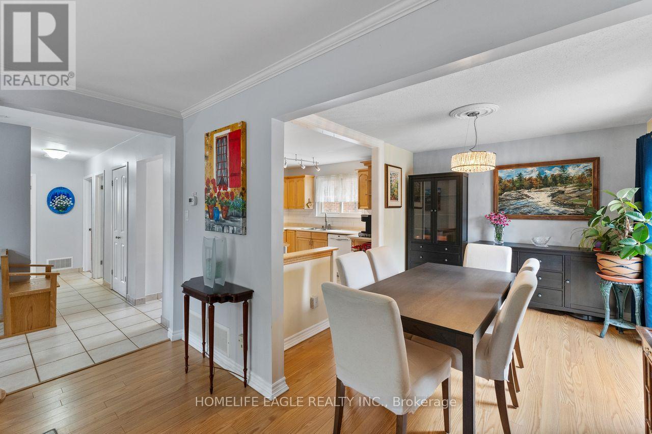 14 Lee Avenue, Bradford West Gwillimbury, ON - Indoor Photo Showing Dining Room