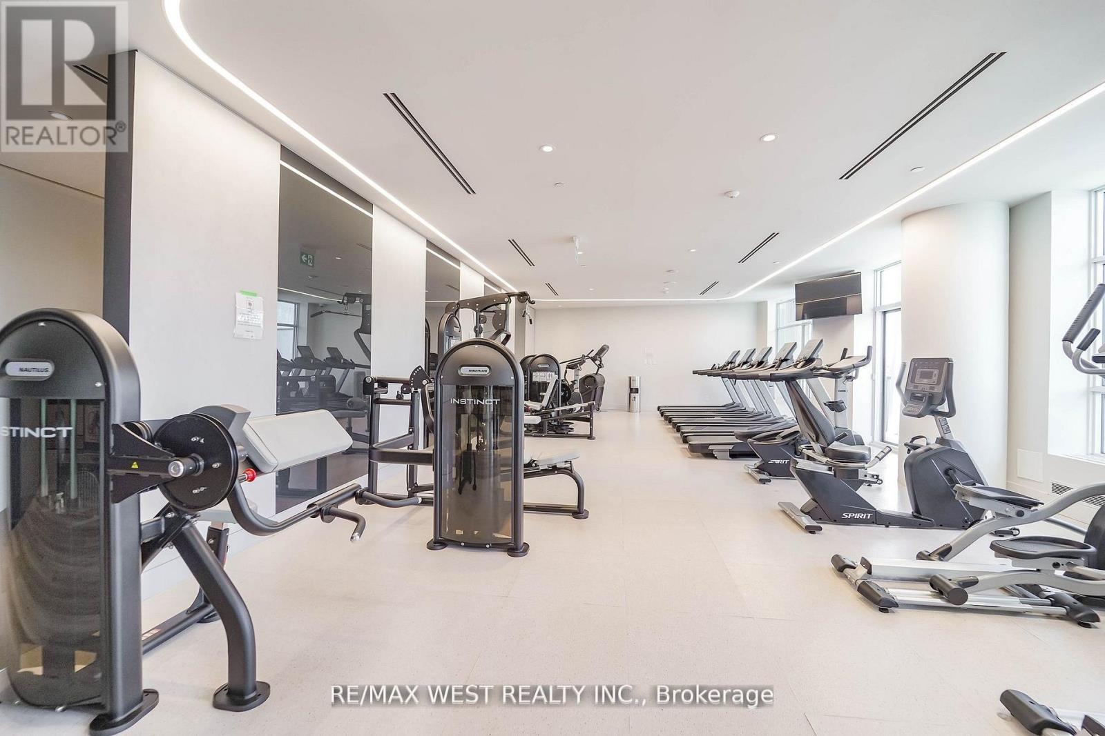 1101 - 50 Upper Mall Way, Vaughan, ON - Indoor Photo Showing Gym Room