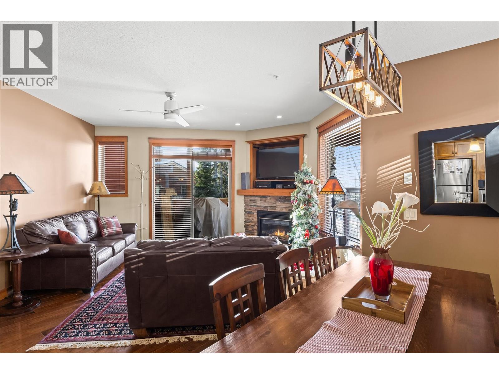 5050 Snowbird Way Unit# 306, Big White, BC - Indoor With Fireplace