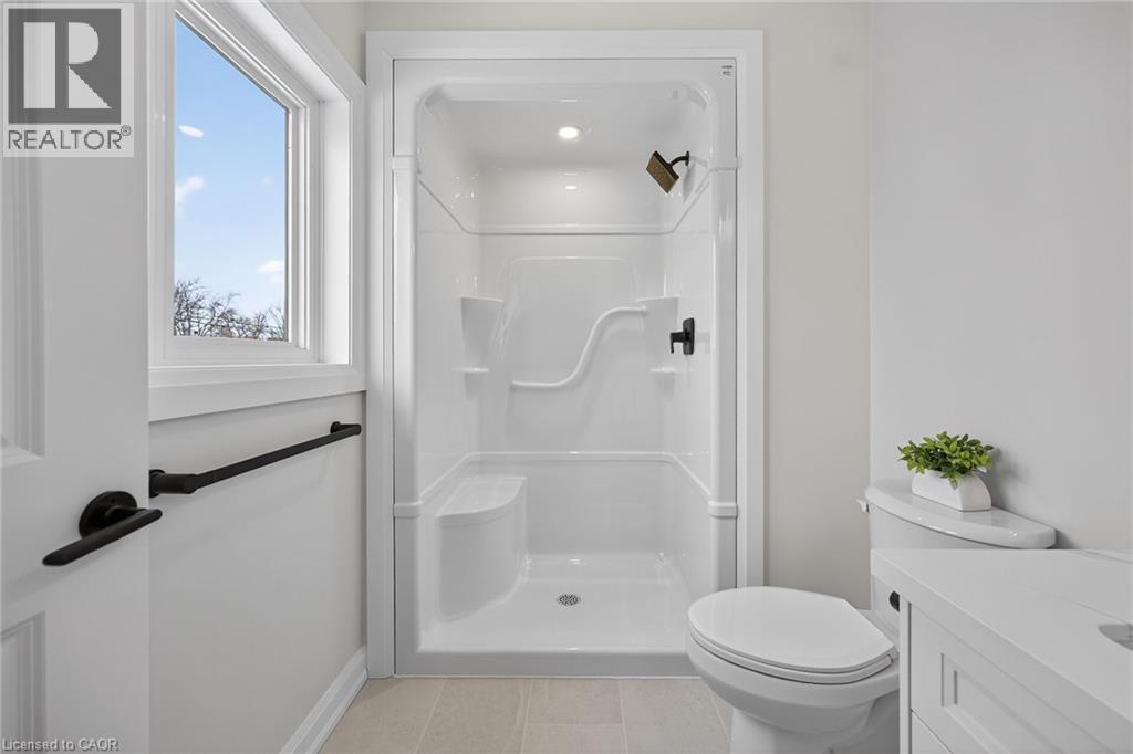 45B Howard Street, Hagersville, ON - Indoor Photo Showing Bathroom