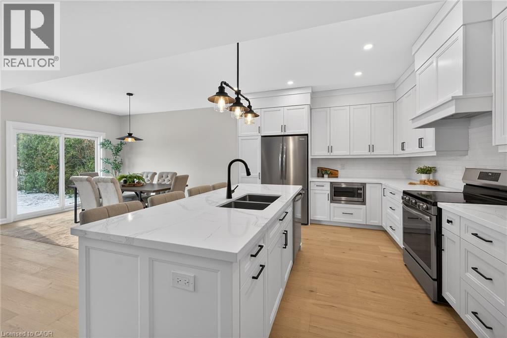 45B Howard Street, Hagersville, ON - Indoor Photo Showing Kitchen With Double Sink With Upgraded Kitchen
