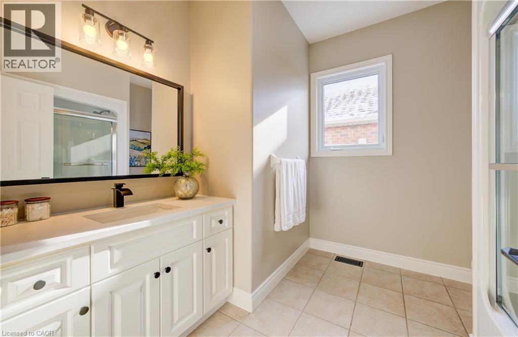 31 Fall Harvest Drive, Kitchener, ON - Indoor Photo Showing Bathroom