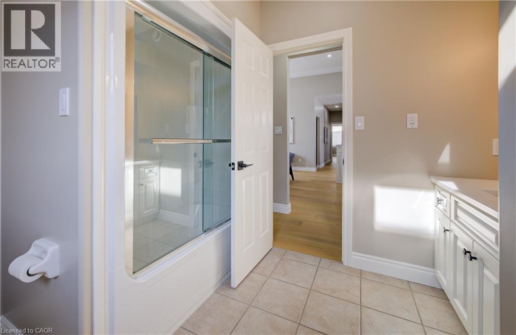 31 Fall Harvest Drive, Kitchener, ON - Indoor Photo Showing Bathroom