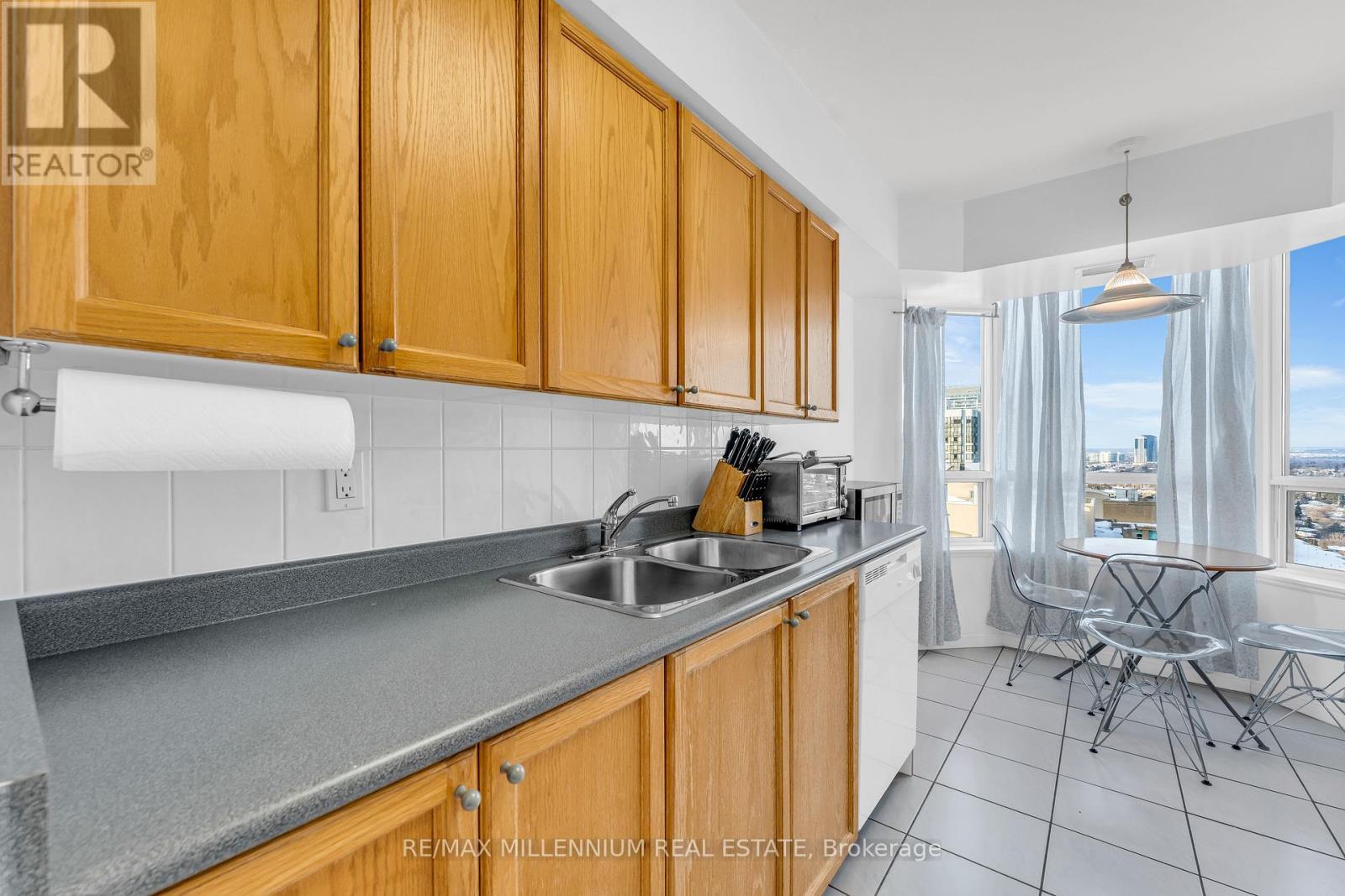 2302 - 35 Finch Avenue, Toronto, ON - Indoor Photo Showing Kitchen With Double Sink