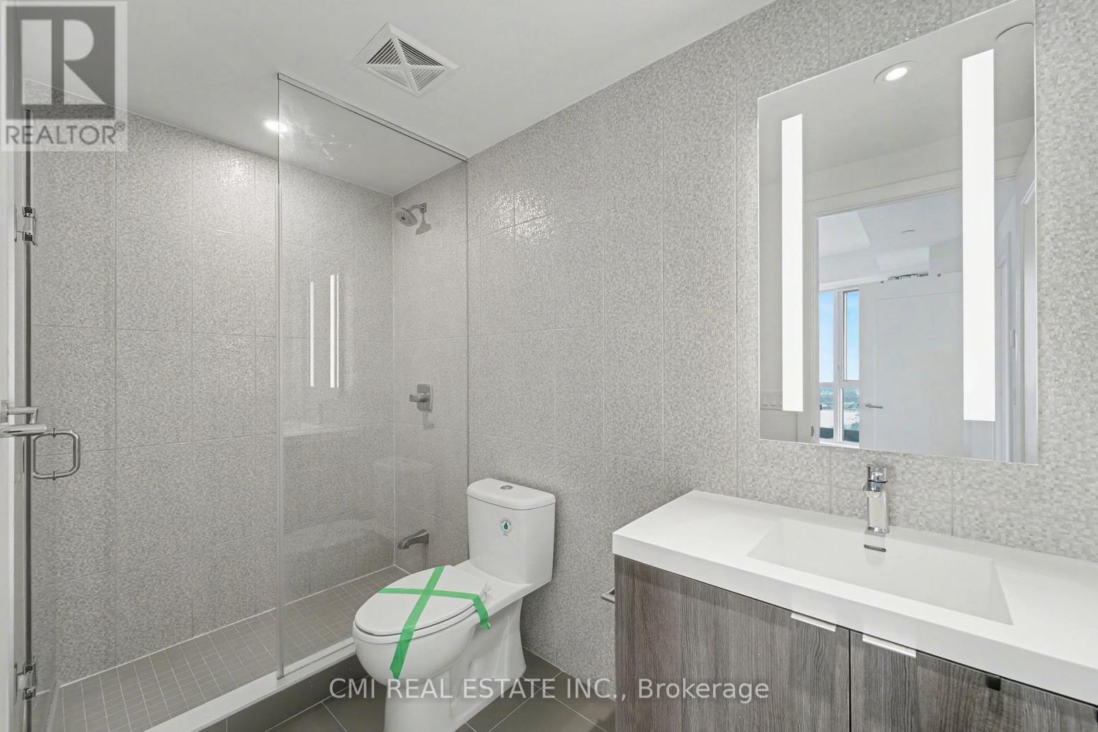 3317 - 585 Bloor Street E, Toronto, ON - Indoor Photo Showing Bathroom