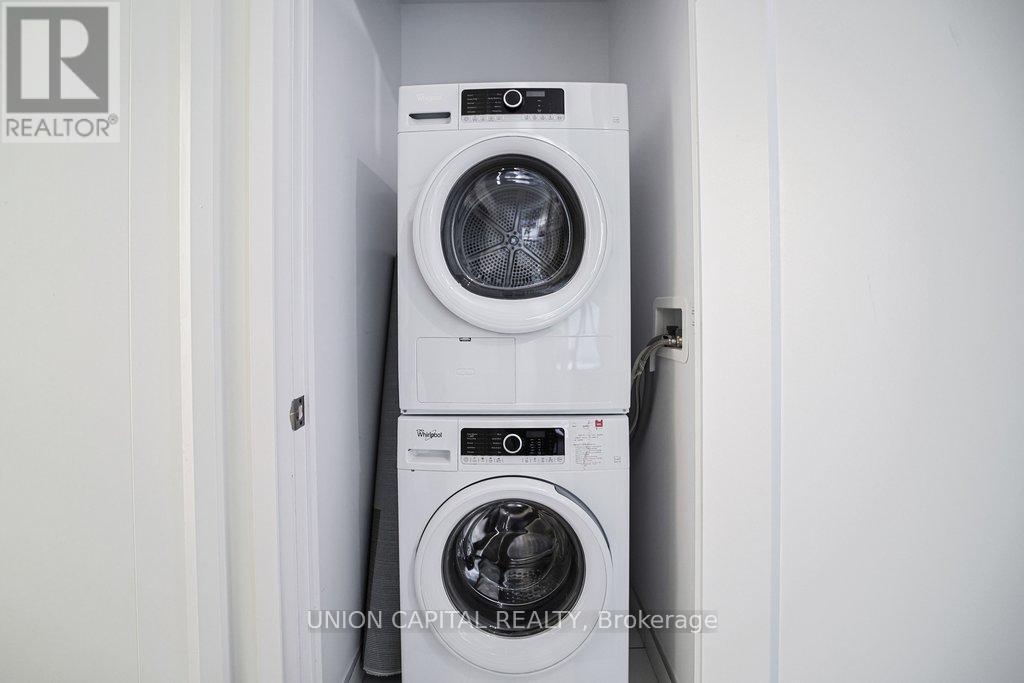 507 - 101 Erskine Avenue, Toronto, ON - Indoor Photo Showing Laundry Room