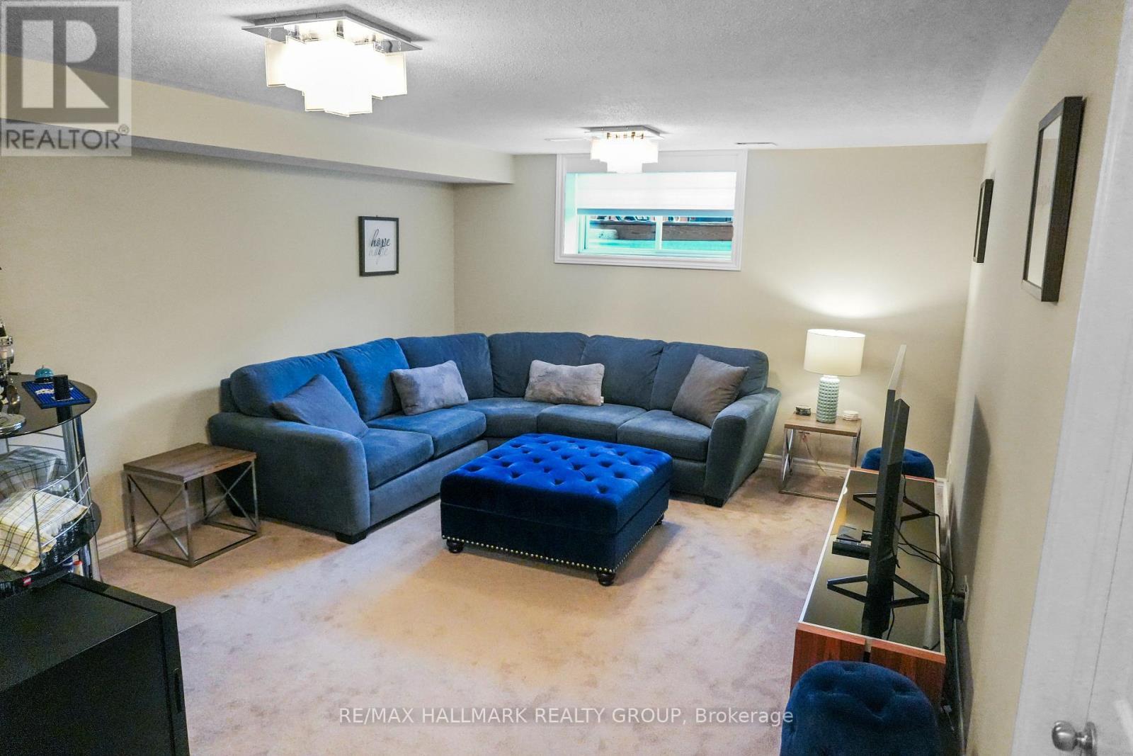 2534 River Mist Road, Ottawa, ON - Indoor Photo Showing Living Room
