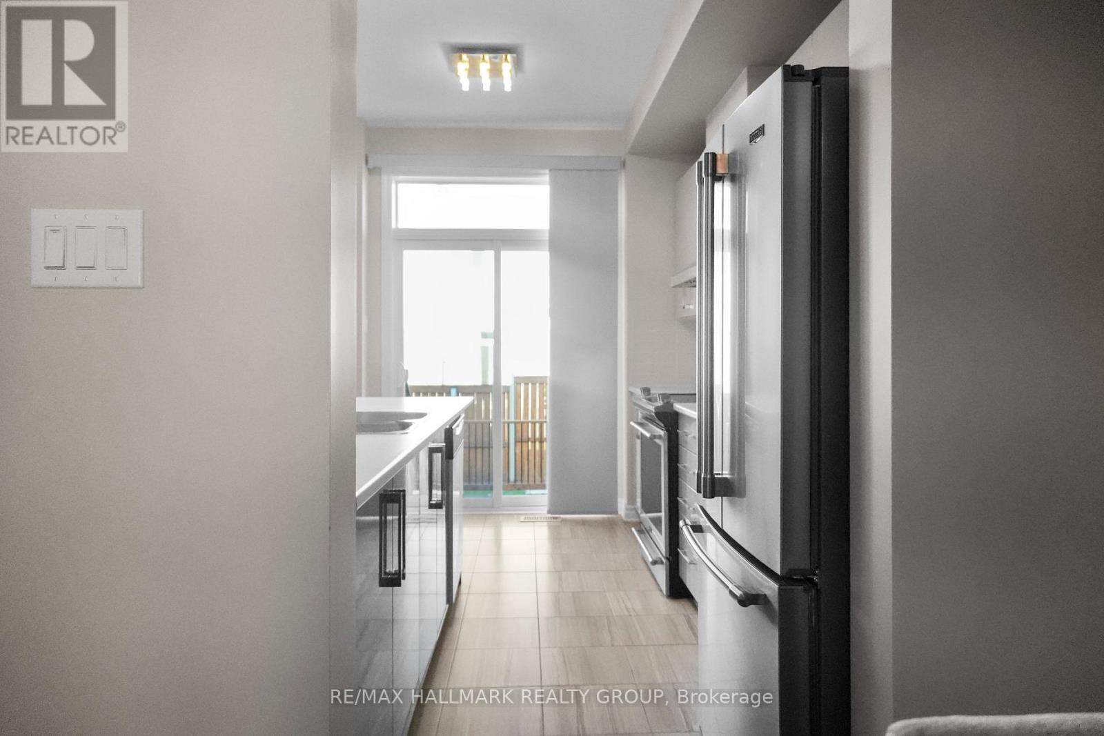 2534 River Mist Road, Ottawa, ON - Indoor