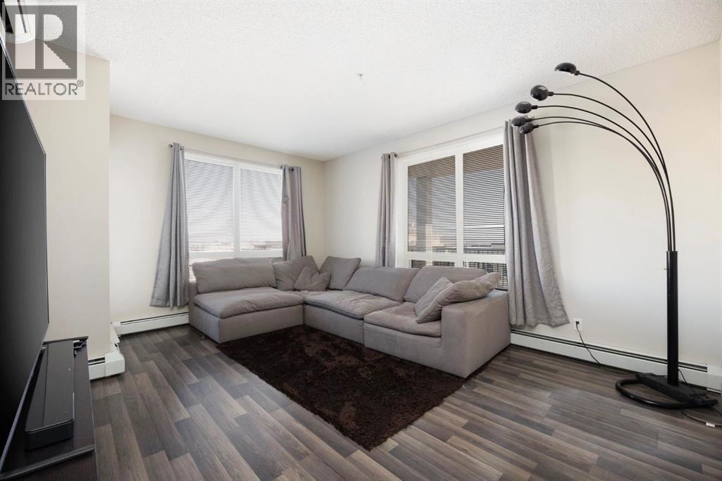 504, 136A Sandpiper Road, Fort Mcmurray, AB - Indoor Photo Showing Living Room