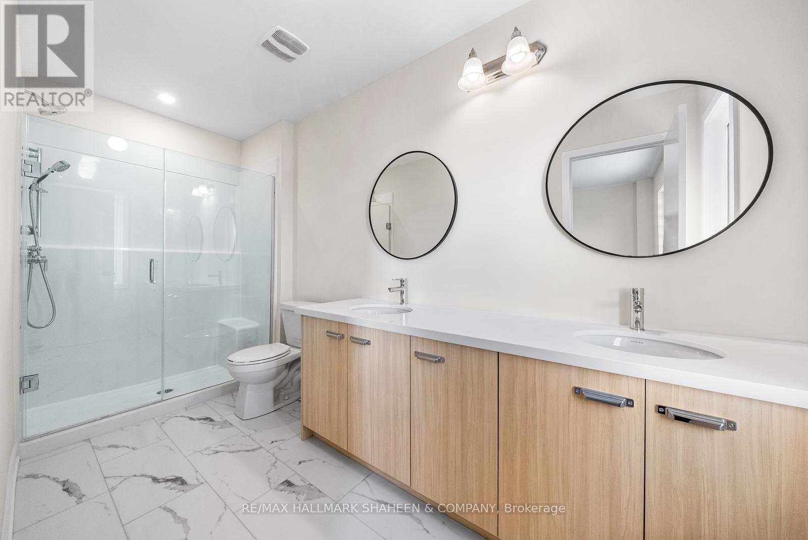 1354 Kaniv Street, Oakville, ON - Indoor Photo Showing Bathroom