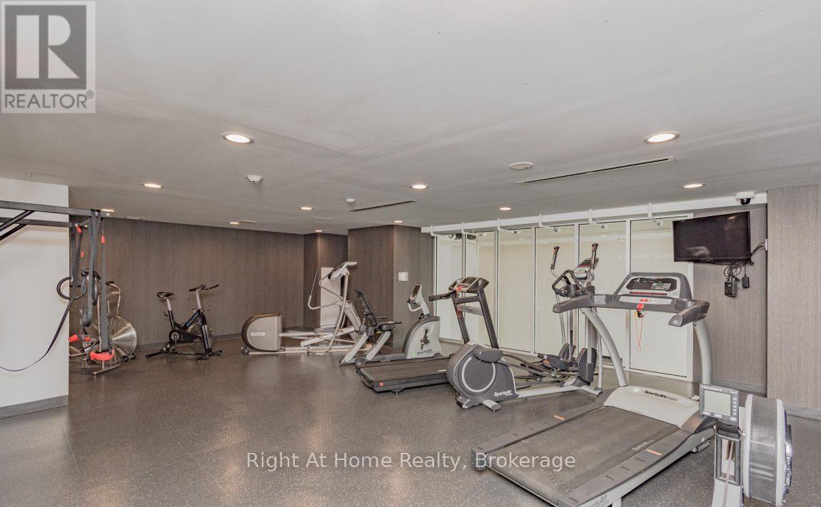 1506 - 1940 Ironstone Drive, Burlington (Uptown), ON - Indoor Photo Showing Gym Room