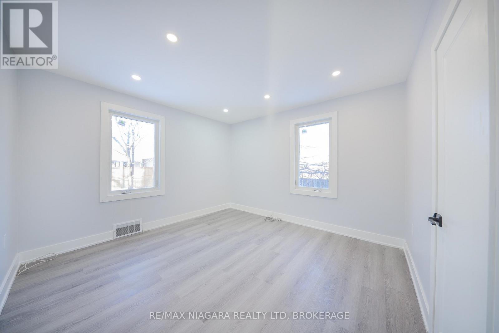 5 Meadowvale Drive, St. Catharines (Lakeport), ON - Indoor Photo Showing Other Room