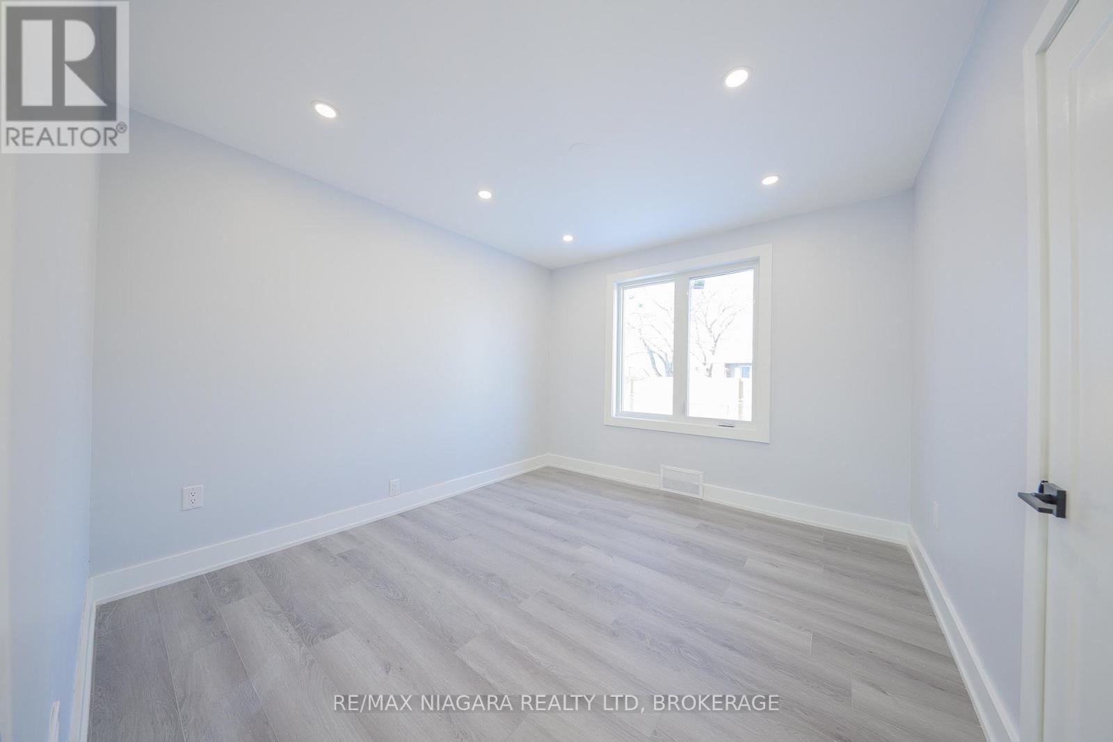 5 Meadowvale Drive, St. Catharines (Lakeport), ON - Indoor Photo Showing Other Room