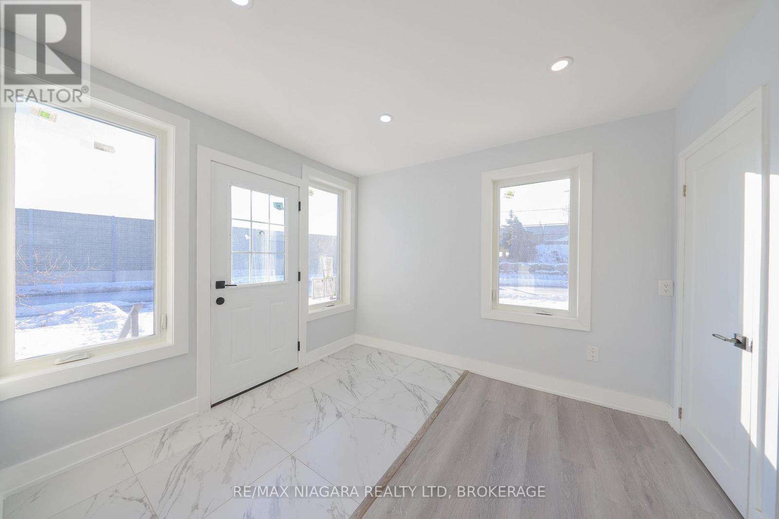 5 Meadowvale Drive, St. Catharines (Lakeport), ON - Indoor Photo Showing Other Room