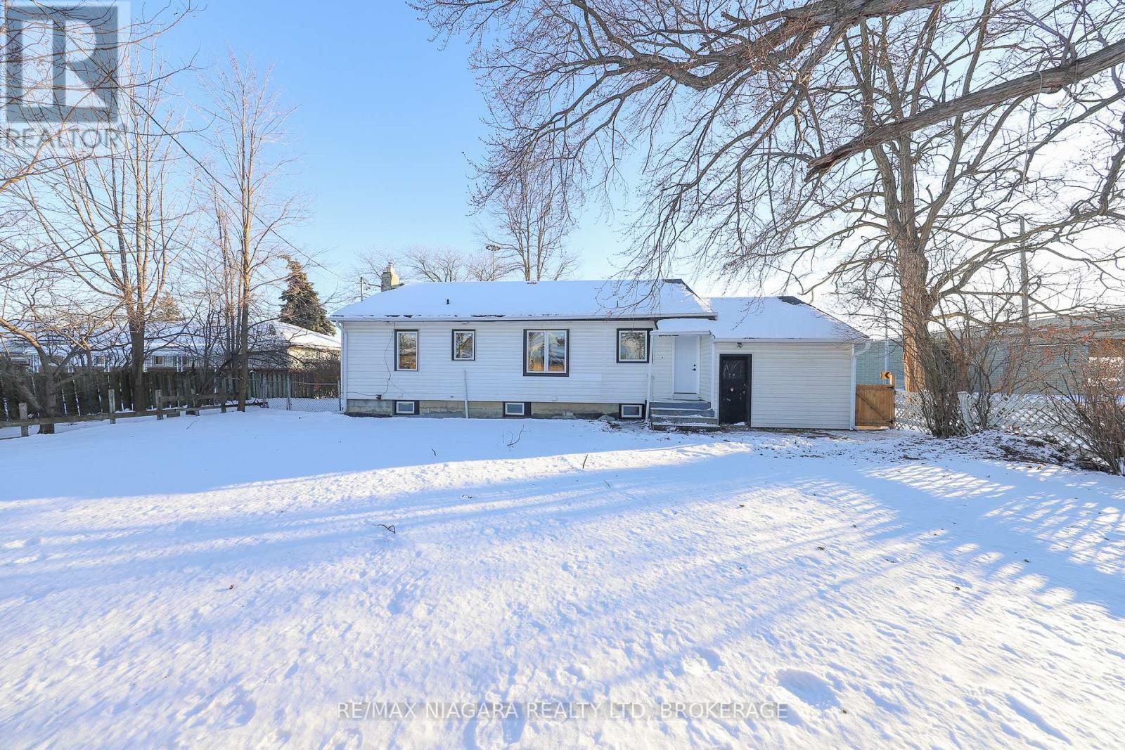 5 Meadowvale Drive, St. Catharines (Lakeport), ON - Outdoor