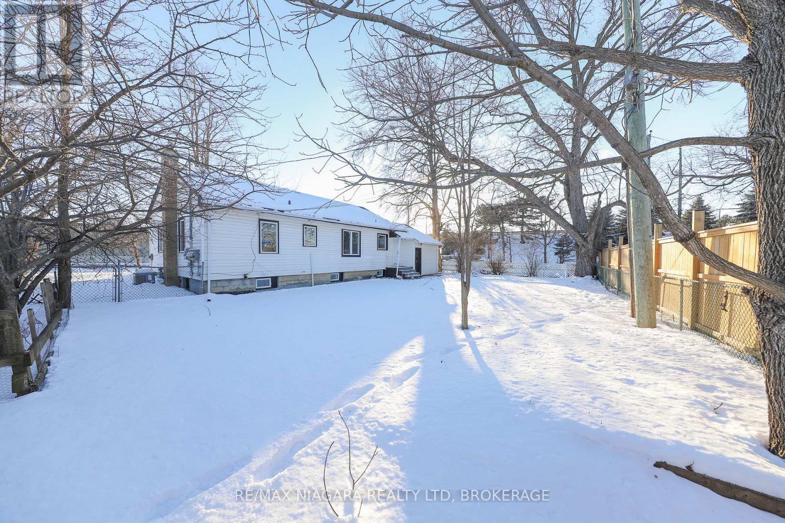 5 Meadowvale Drive, St. Catharines (Lakeport), ON - Outdoor