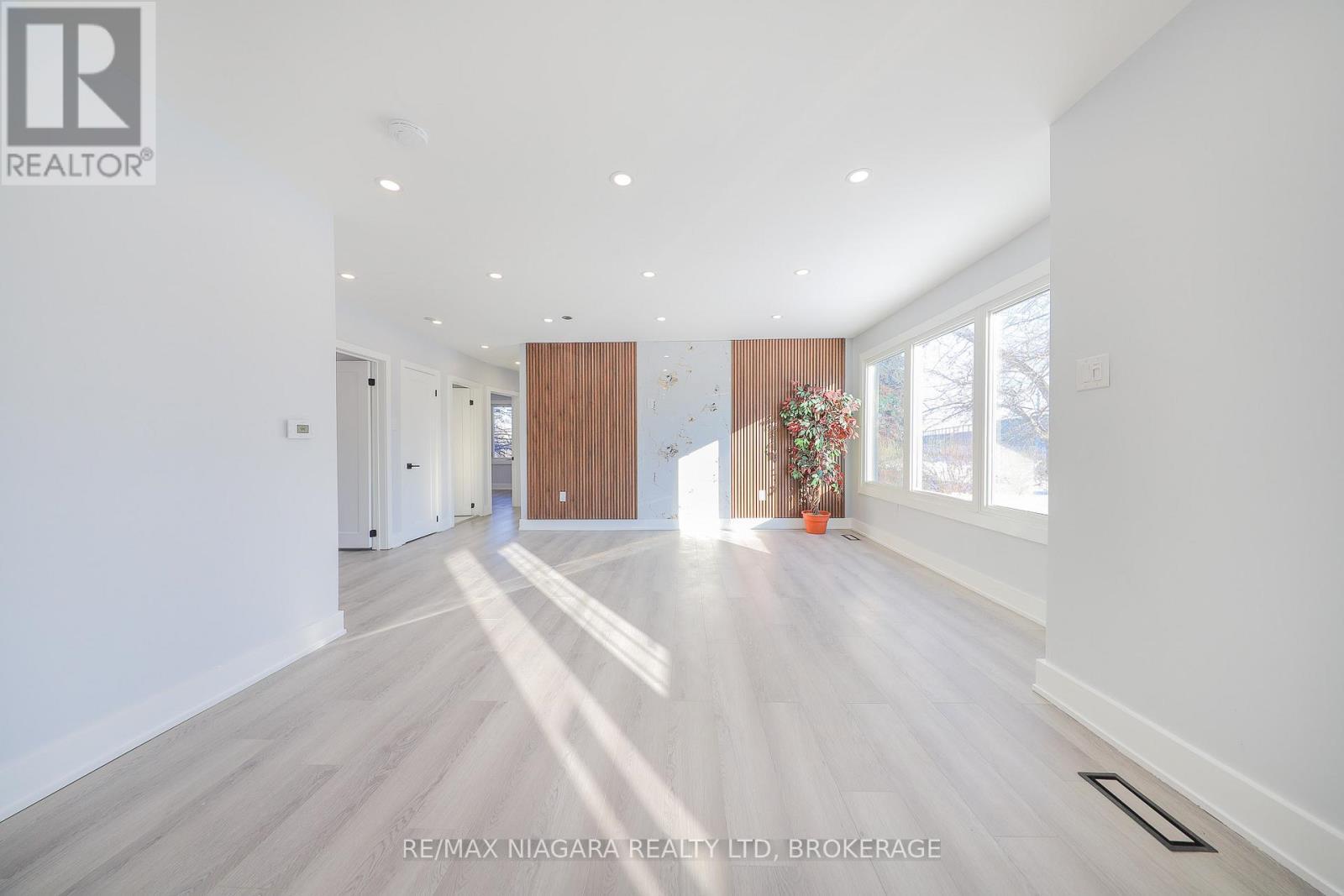 5 Meadowvale Drive, St. Catharines (Lakeport), ON - Indoor Photo Showing Other Room