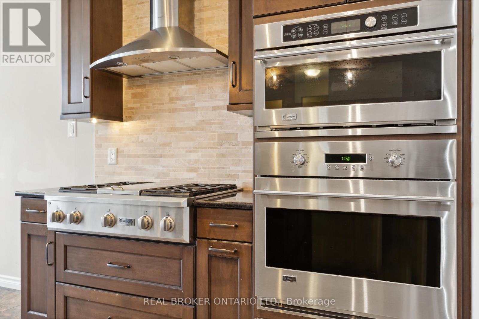 51 Waterside Drive, Carleton Place, ON - Indoor Photo Showing Kitchen With Upgraded Kitchen