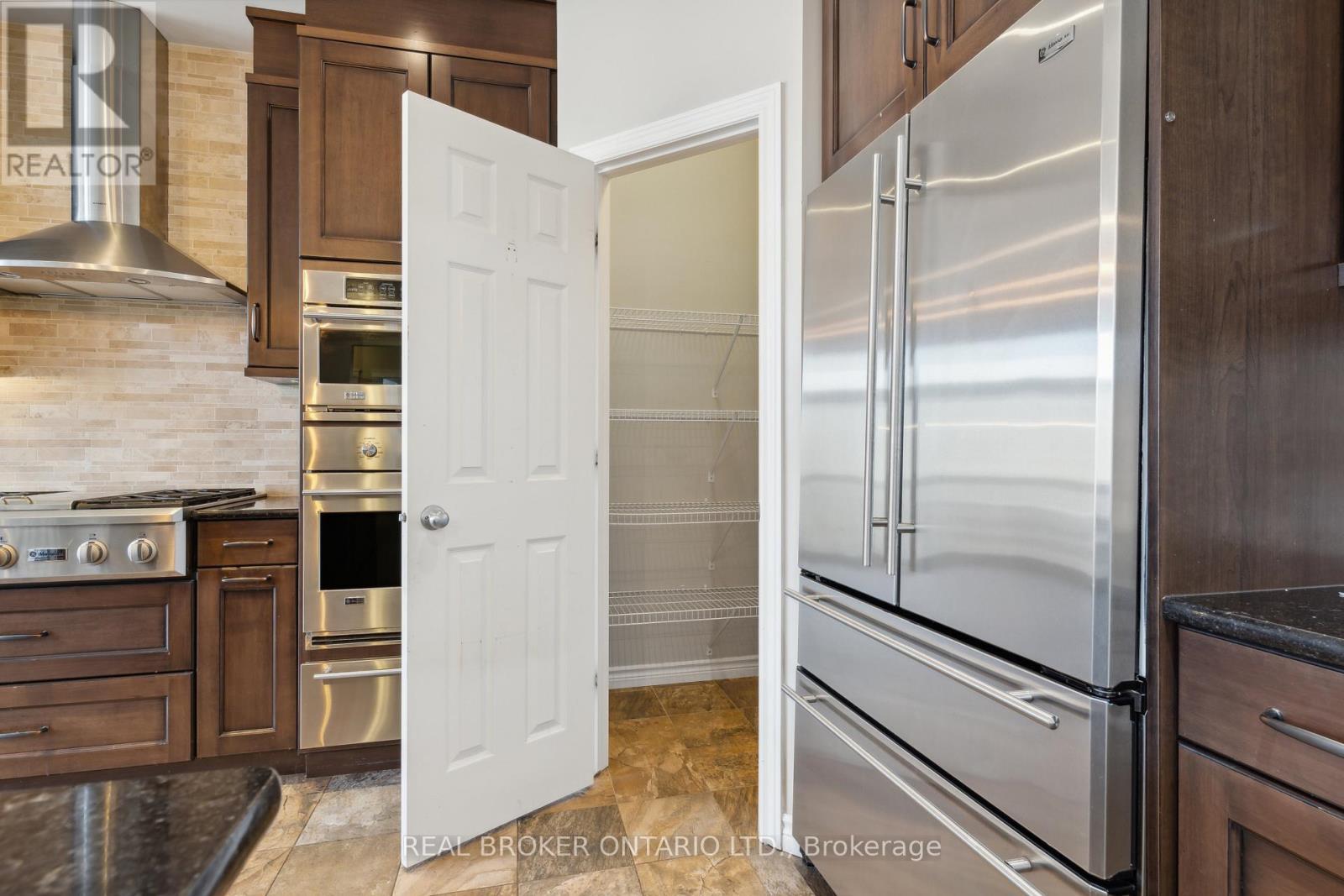 51 Waterside Drive, Carleton Place, ON - Indoor Photo Showing Kitchen With Upgraded Kitchen