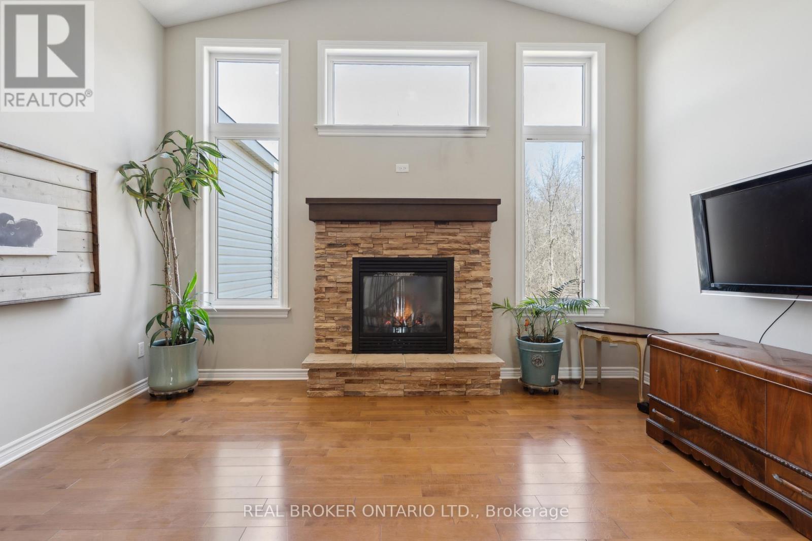 51 Waterside Drive, Carleton Place, ON - Indoor Photo Showing Living Room With Fireplace