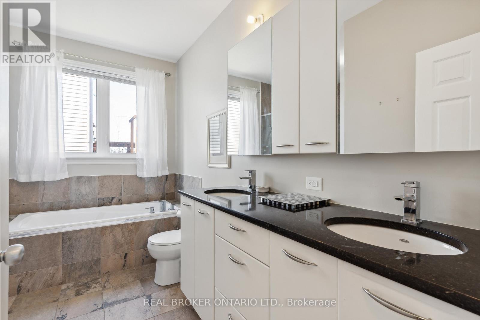 51 Waterside Drive, Carleton Place, ON - Indoor Photo Showing Bathroom