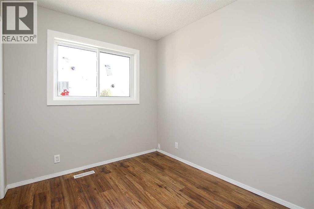 Bedroom 3 - 69 Erickson Drive, Red Deer, AB - Indoor Photo Showing Other Room