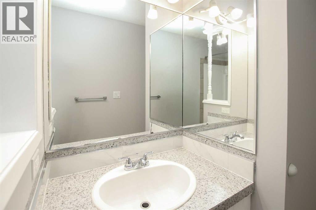 Main Bathroom - 69 Erickson Drive, Red Deer, AB - Indoor Photo Showing Bathroom