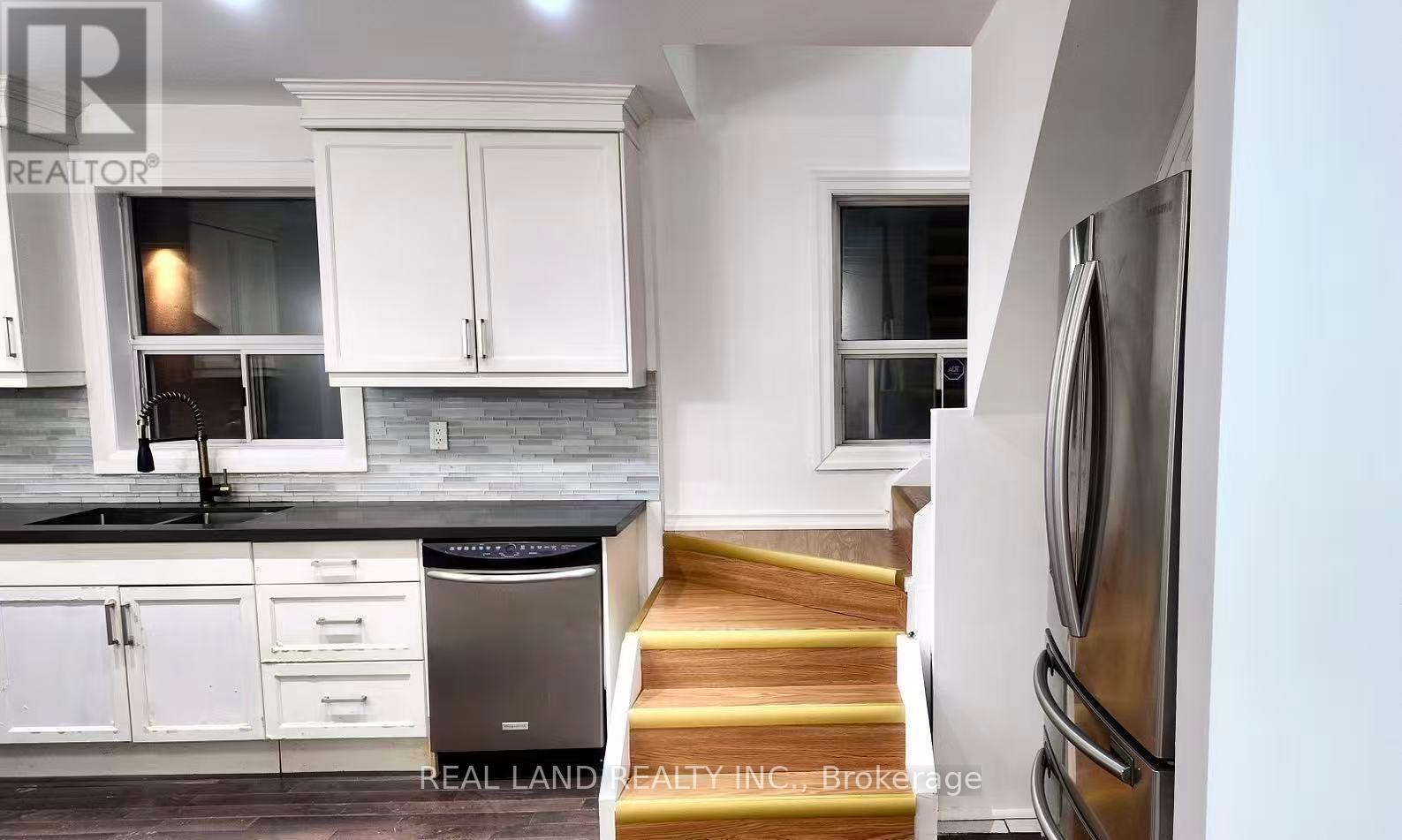132 Edgecroft Road, Toronto, ON - Indoor Photo Showing Kitchen With Double Sink