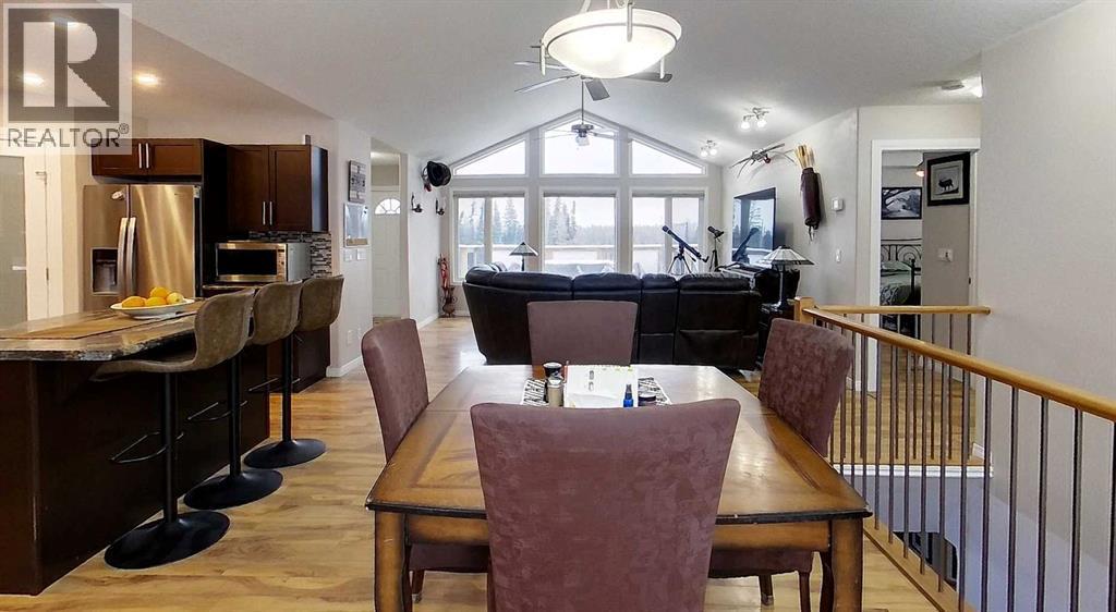 54003A Range Road 175, Rural Yellowhead County, AB - Indoor Photo Showing Dining Room