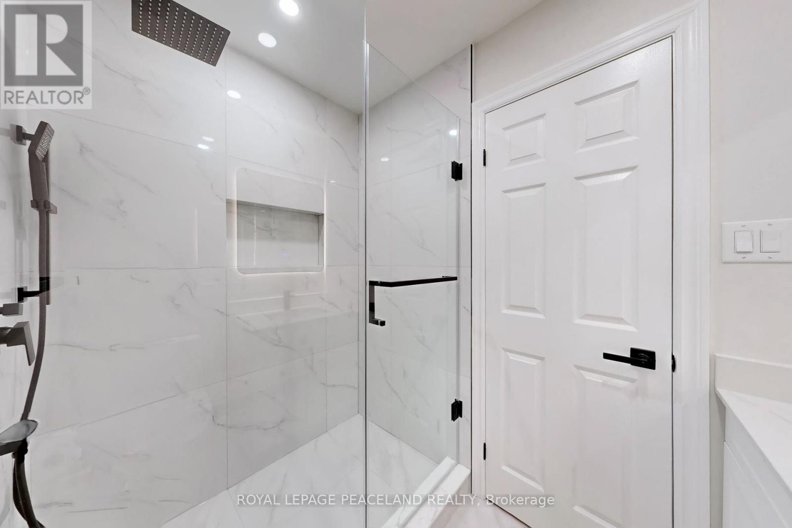 186 Marsi Road, Richmond Hill, ON - Indoor Photo Showing Bathroom