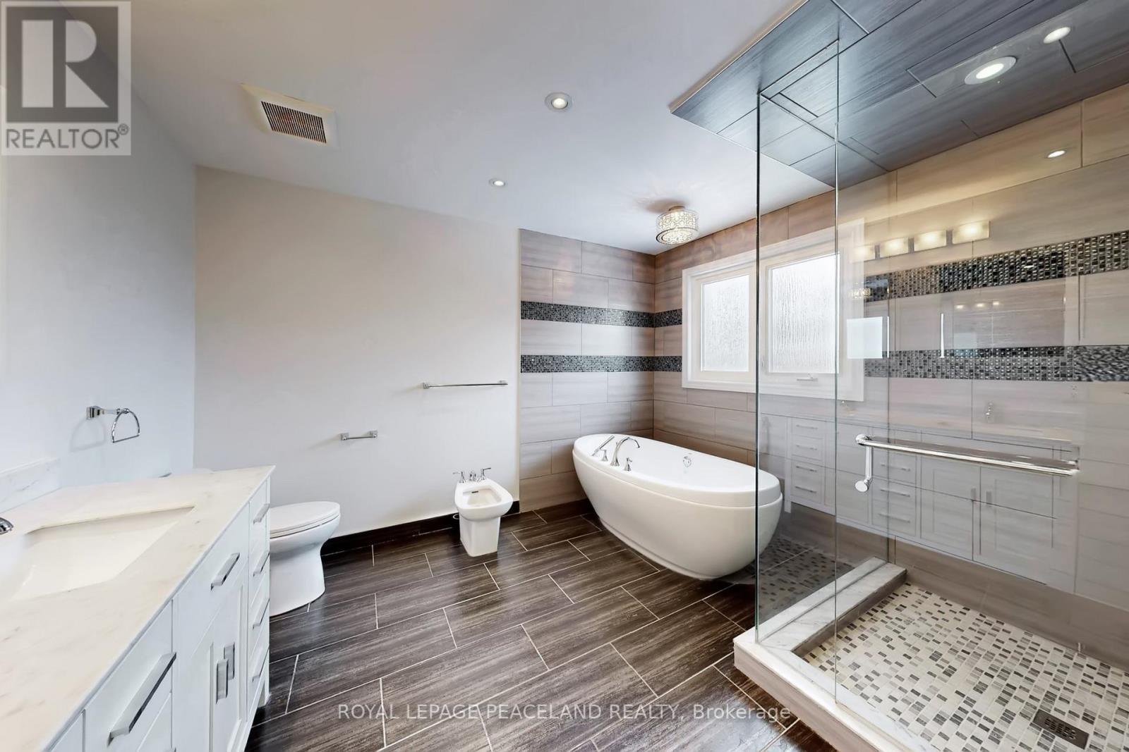 186 Marsi Road, Richmond Hill, ON - Indoor Photo Showing Bathroom