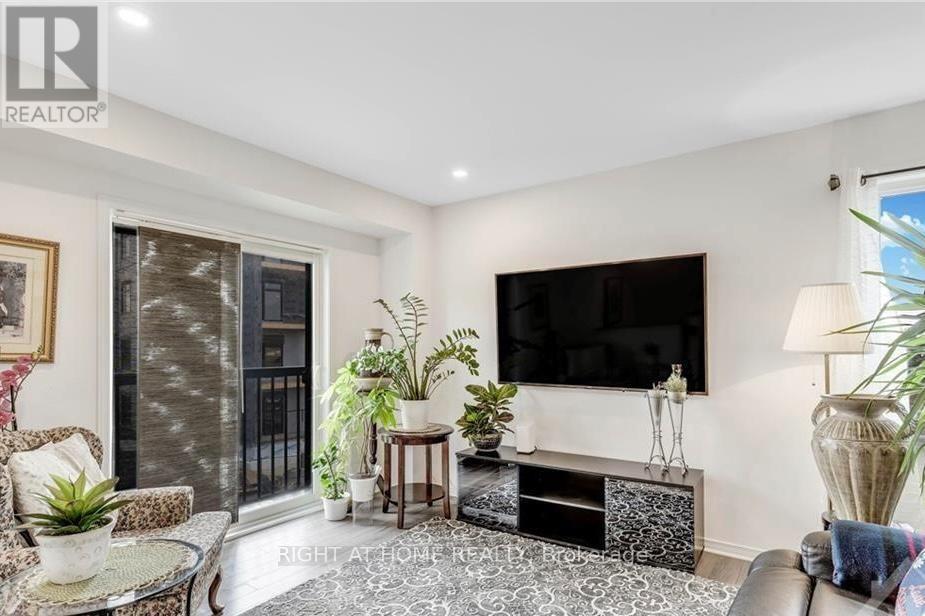 558 Recolte Private, Ottawa, ON - Indoor Photo Showing Living Room