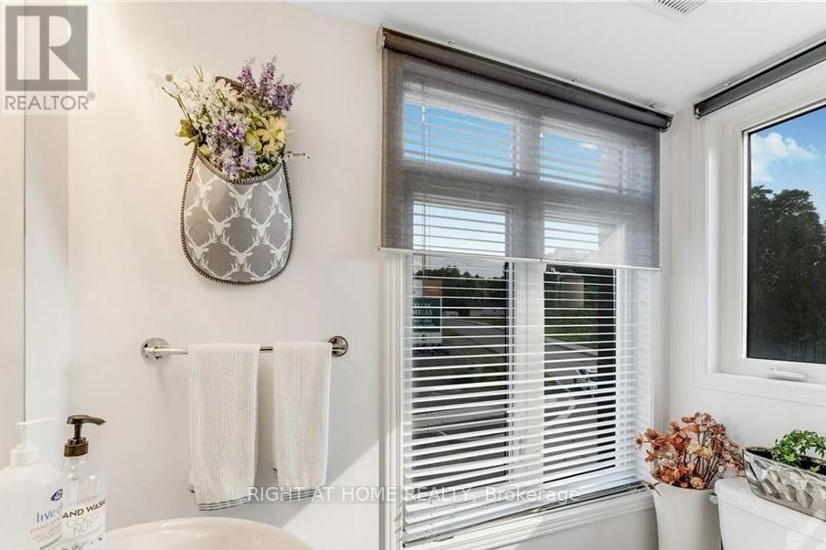 558 Recolte Private, Ottawa, ON - Indoor Photo Showing Bathroom