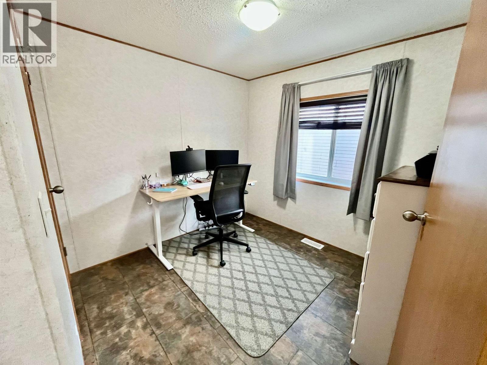 8112 85A Avenue, Fort St. John, BC - Indoor Photo Showing Office