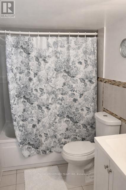 209 - 8 Silverbelle Grove, Toronto, ON - Indoor Photo Showing Bathroom