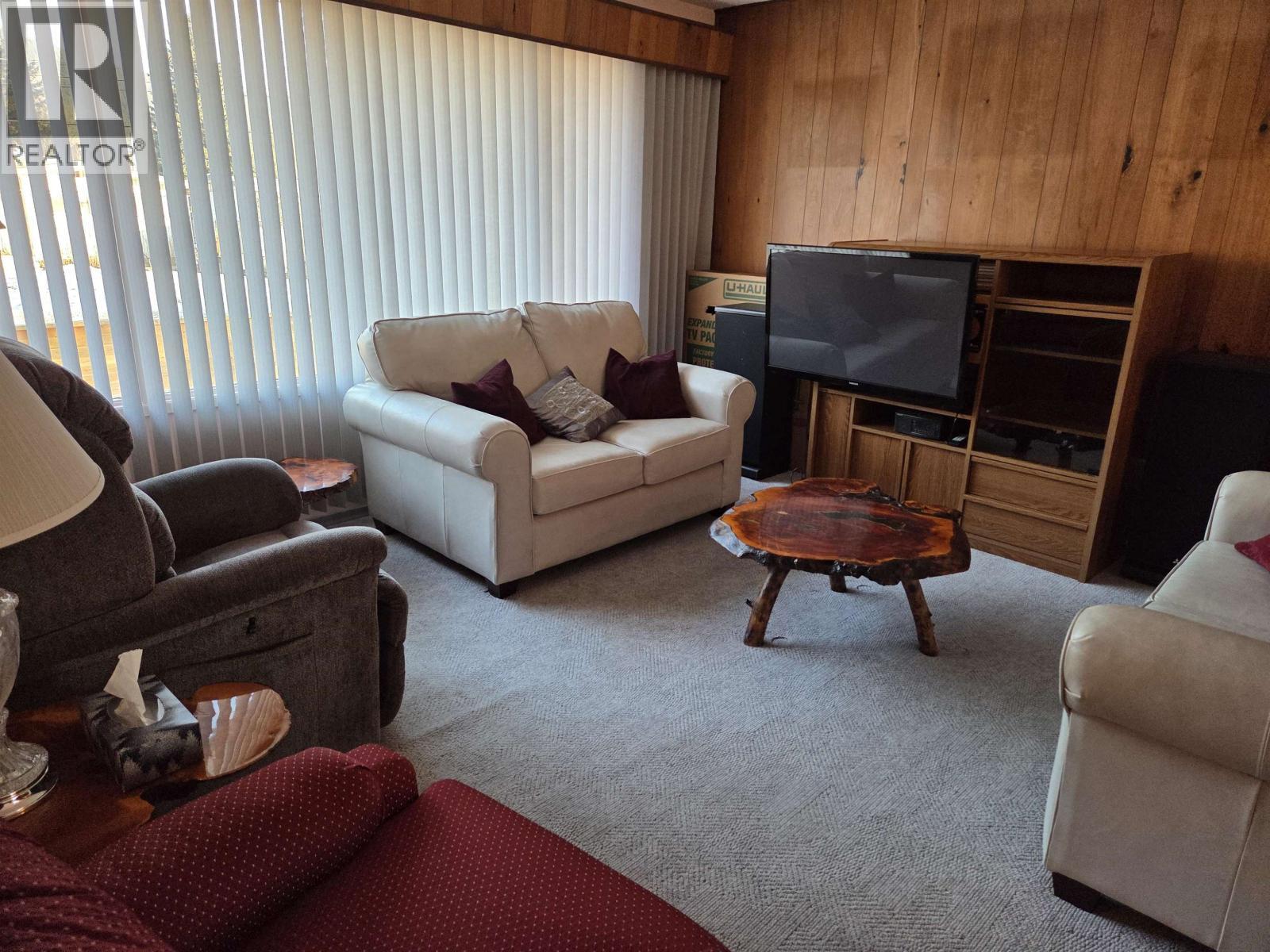 1115 Latin Avenue, Williams Lake, BC - Indoor Photo Showing Living Room