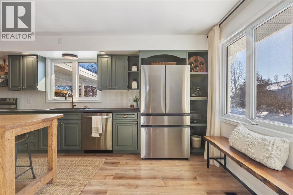 5328 Mandaumin Road, Plympton-Wyoming, ON - Indoor Photo Showing Kitchen