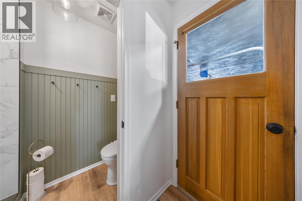 5328 Mandaumin Road, Plympton-Wyoming, ON - Indoor Photo Showing Bathroom