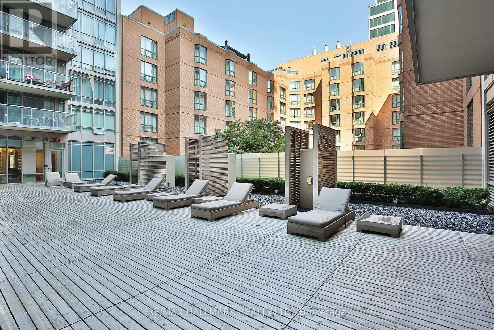 611 - 1 Bedford Road, Toronto, ON - Outdoor With Balcony With Facade