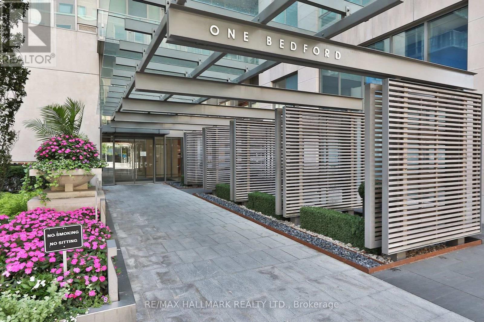 611 - 1 Bedford Road, Toronto, ON - Outdoor