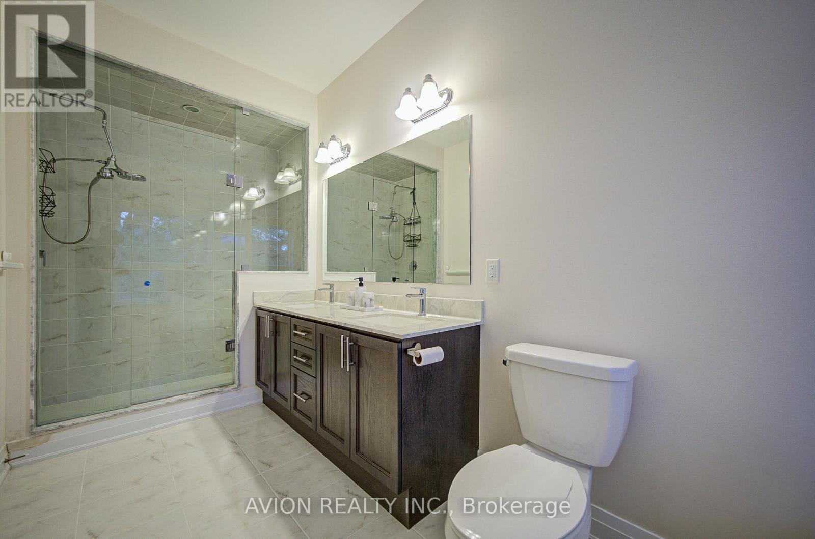 42 Causland Lane, Richmond Hill, ON - Indoor Photo Showing Bathroom