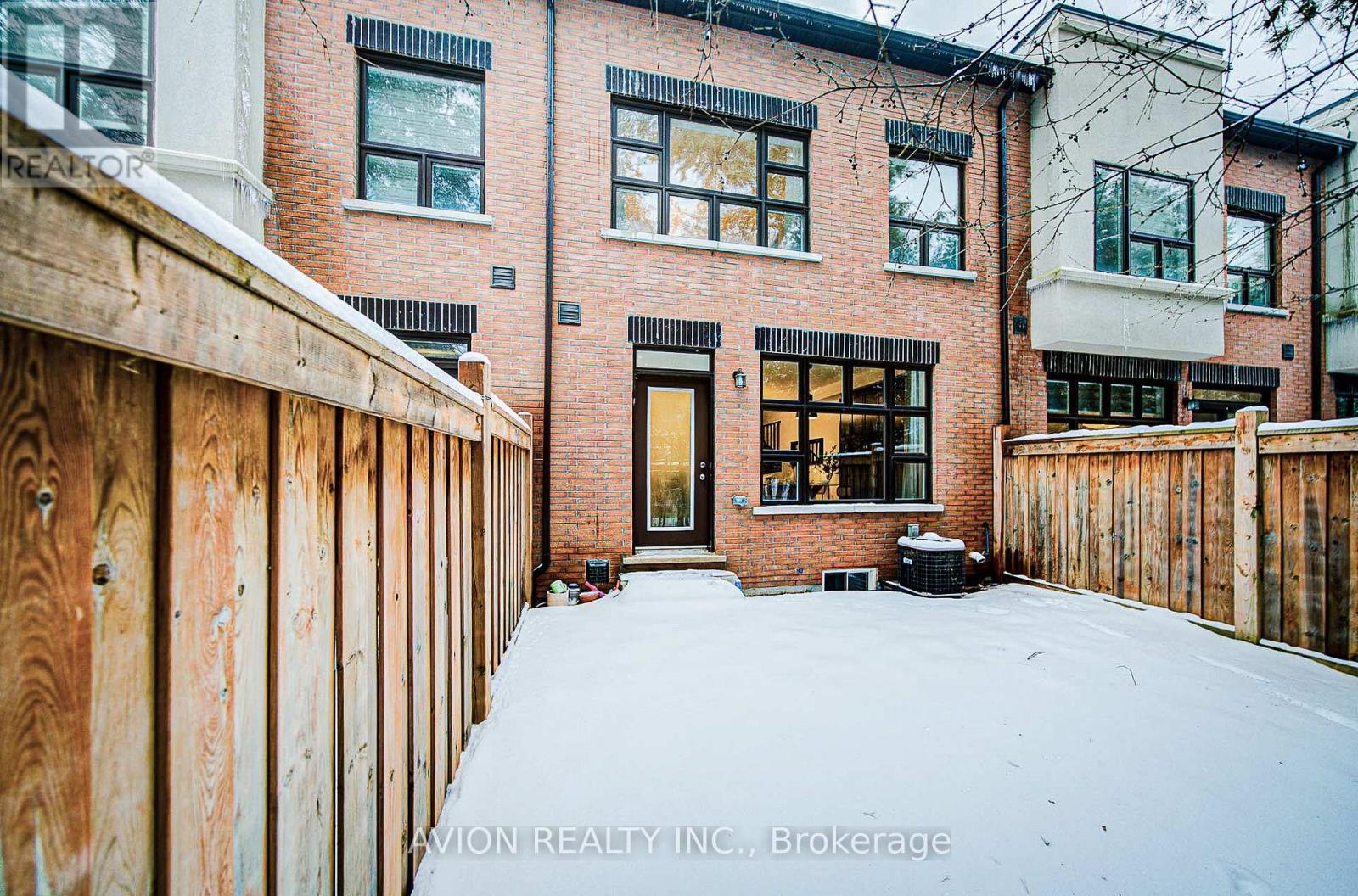 42 Causland Lane, Richmond Hill, ON - Outdoor