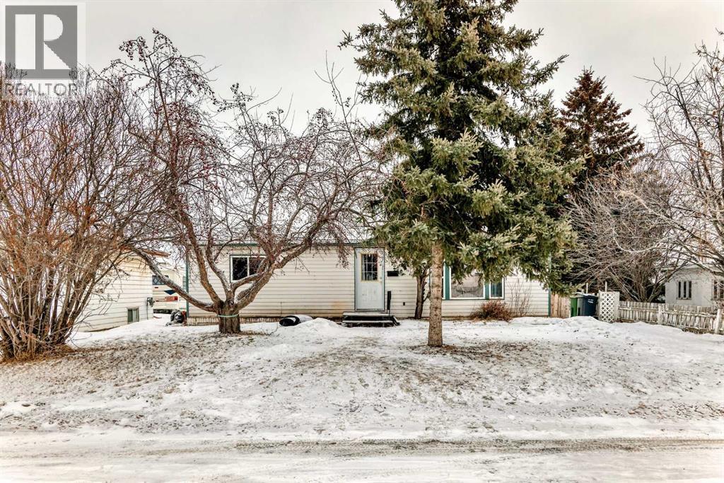 5209 46 Street, Rimbey, AB - Outdoor