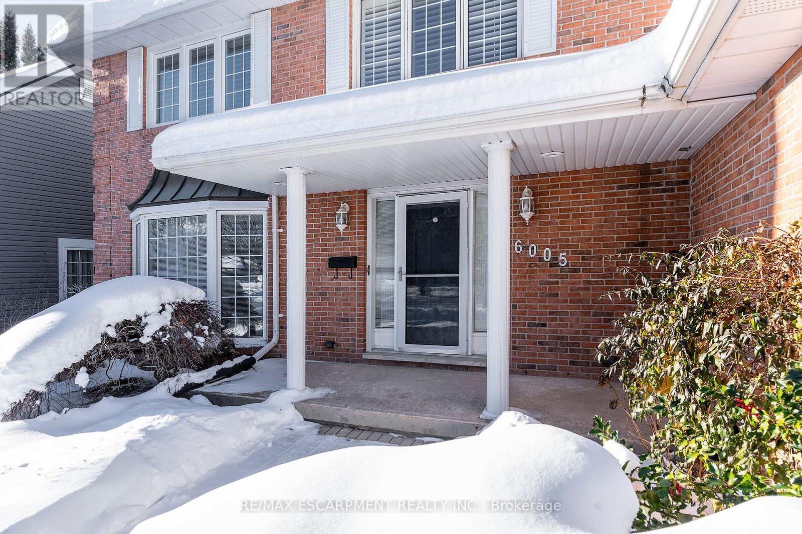 6005 Mountaingate Drive, Niagara Falls, ON - Outdoor